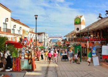 Planean abrir una escuela de turismo en Playa del Carmen