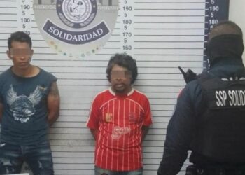 Policía de Solidaridad sorprende a dos hombres intercambiando droga