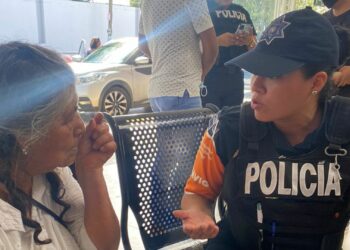 Elementos del GEAVIG Solidaridad apoyan a mujer de 75 años a localizar a sus familiares; vino de visita desde Veracruz
