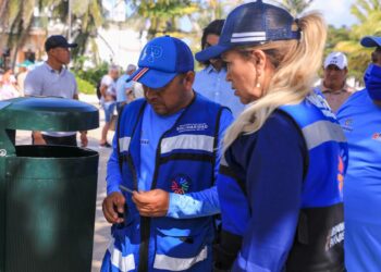Trás años, colocan botes zona turística y la ciudad