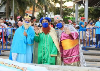 Invita Lili Campos a tradicional Rosca de Reyes 