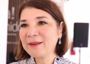 Lamenta Kira Iris asesinato de familia; afirma que autoridades ya investigan