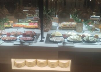 Carnaval mantiene a tope a los restaurantes de la Quinta Avenida de Playa del Carmen