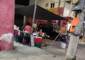 Buscan regularizar a ambulantes de Playa del Carmen; autoridades niegan que sea “cacería de brujas” 