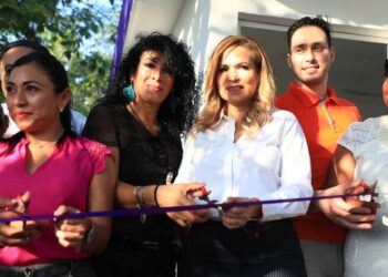 Lili Campos inauguró el Quinto Punto Violeta en apoyo contra la violencia hacia las mujeres