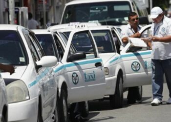 Darán de baja a 13 taxistas de Playa del Carmen por conducir alcoholizados