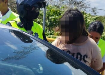 Elementos de Tránsito de Solidaridad salvan a una mujer que intentaba suicidarse