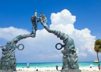 Guardavidas alertas durante Semana Santa en Playa del Carmen