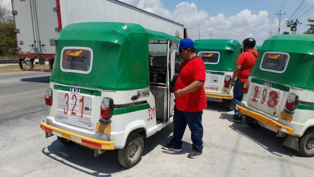 Por presuntos abusos, protestan mototaxistas ante Imoveqroo en Playa del Carmen