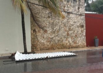 Autoridades actuaron de manera rápida ante la turbonada vivida en Playa del Carmen