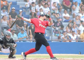 Exitoso juego entre Tigres de Quintana Roo y Piratas de Campeche en Solidaridad