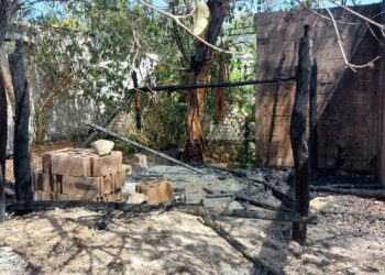 Incendian vivienda abandonada en el fraccionamiento InHouse de Playa del Carmen