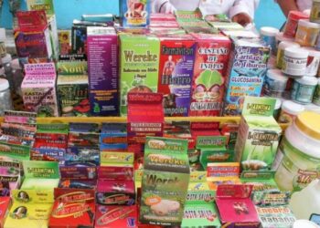 Pide Cofepris no comprar los productos milagro que se venden en tianguis y comercios