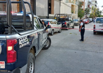 Asesinan a una mujer dentro de una cafetería, en Playa del Carmen