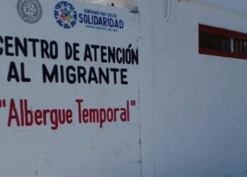 Familias de migrantes recibieron permisos temporales debido a que tienen menores de edad