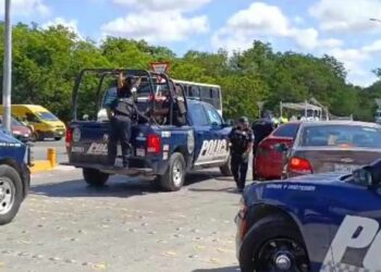 Tras persecución como de película, detienen a ladrones de autos en Playa del Carmen