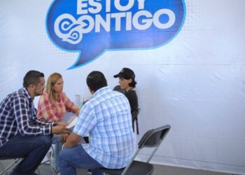 Lili Campos escuchó y resolvió peticiones ciudadanas en Mundo Hábitat