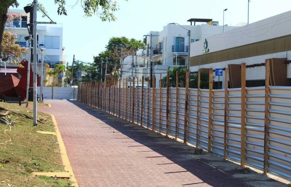 Remodelación de la Plaza 28 de julio de Playa del Carmen costará 45 millones de pesos
