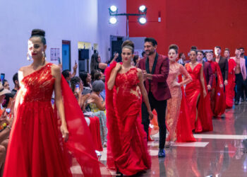 Exitosa pasarela de alta costura en Playa del Carmen
