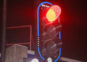 Lili Campos puso en operación los primeros semáforos en Puerto Aventuras