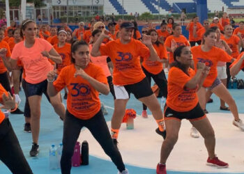 Solidarenses conmemoran Día Naranja bailando contra la violencia