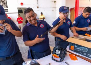 Recibe Solidaridad equipo de donación de la Marina de los EE.UU