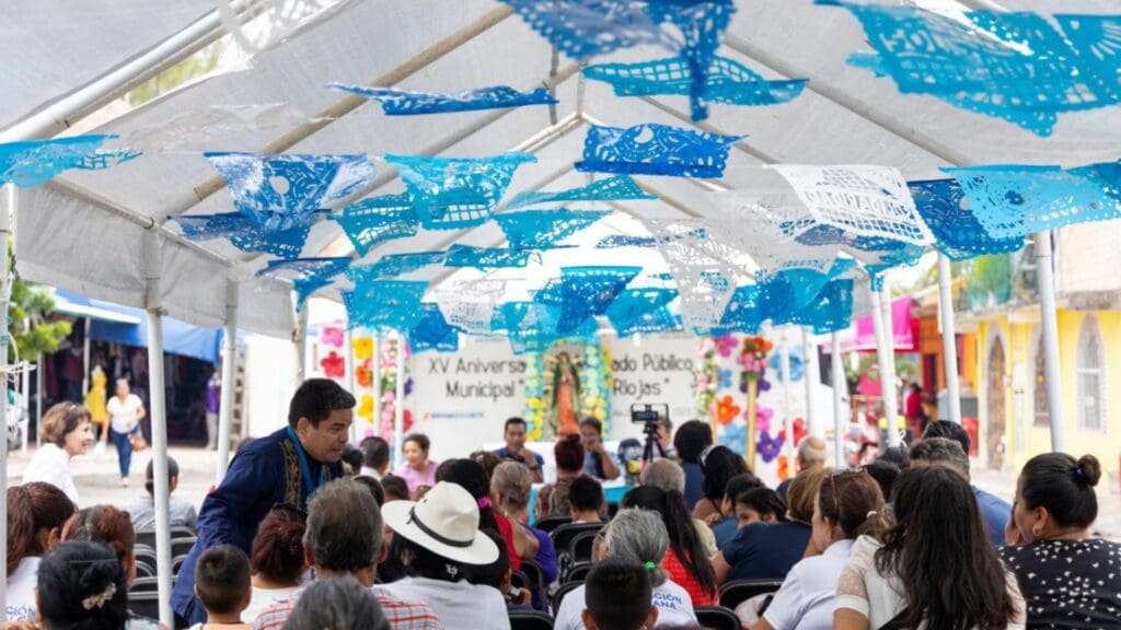 Celebran 15 años del mercado de la Colosio