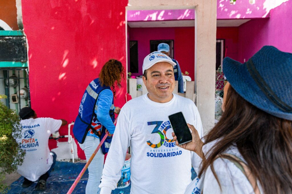 Gobierno municipal continua renovando colonias de manera integral con "Pinta tu Fachada"
