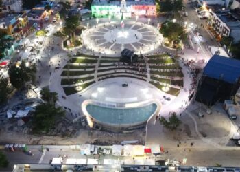 Playa del Carmen: Plaza 28 de julio luce espectacular para el Grito de Independencia