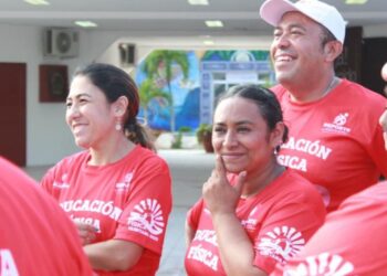 Maestros de Educación Física del Municipio de Solidaridad son reconocidos en su día
