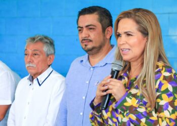 Lili Campos reconoció la labor de los médicos