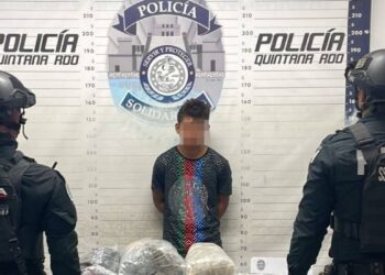 Detienen a narcomenudista menor de edad en Playa del Carmen con 580 dosis y un arma