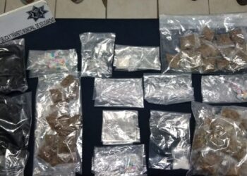 Policía Municipal de Solidaridad en recorrido de seguridad aseguro a 3 sujetos y más de 100 dosis de posibles narcóticos