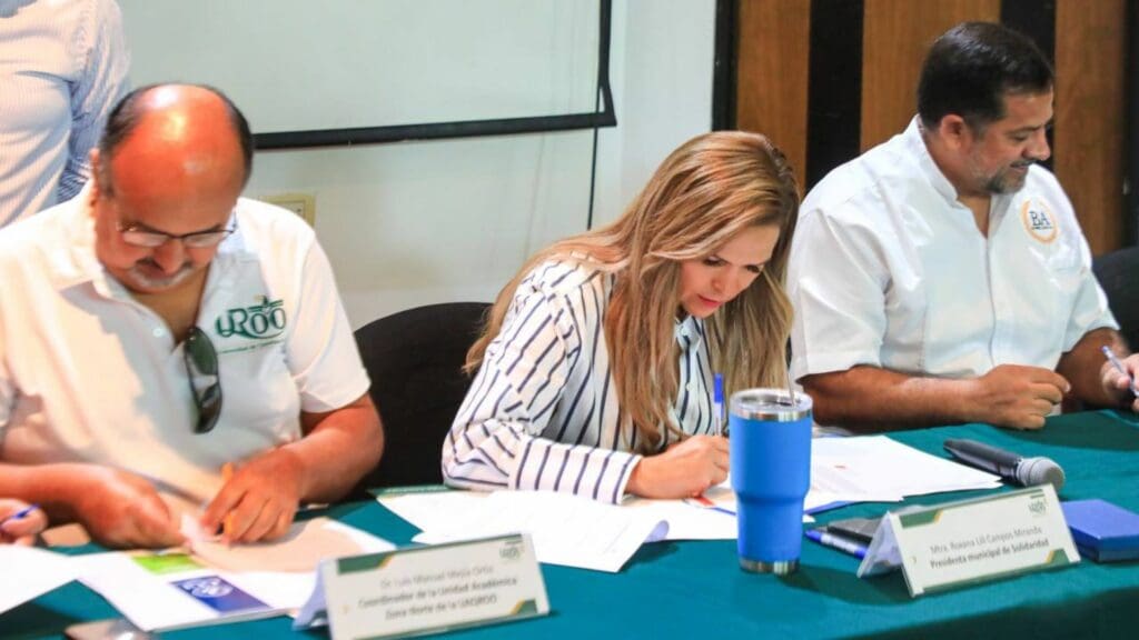 Firman convenio en beneficio de universitarios de Solidaridad