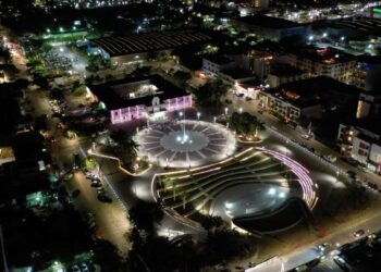 ¡Luce espectacular y renovada! La Plaza 28 de julio, ícono de Playa del Carmen