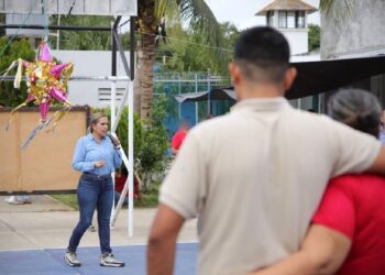 Convive Lili Campos con internos del Centro de Retención Municipal