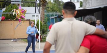 Convive Lili Campos con internos del Centro de Retención Municipal