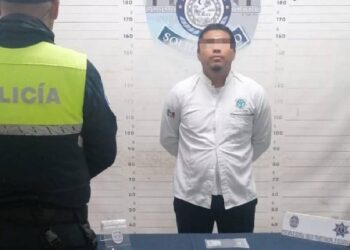 Detienen a taxista en Playa del Carmen por conducir con licencia apócrifa