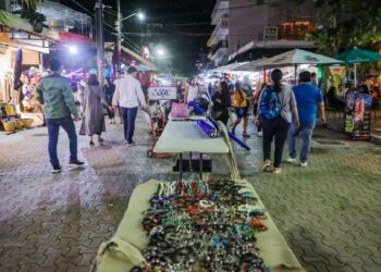 Gobierno de Lili Campos dará tregua navideña a los comerciantes informales en Playa del Carmen