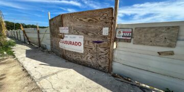 Gobierno municipal clausura gasolinera para garantizar seguridad de menores