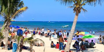 Más de 5 mil bañistas diarios han visitado las costas de Playa del Carmen la primera semana del 2024