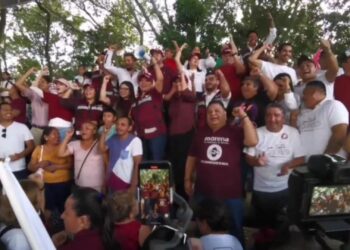 Realizan morenistas megamarcha a favor de Claudia Sheinbaum en Villas del Sol