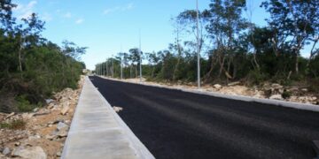 Recorrido de supervisión de obras públicas en Puerto Aventuras