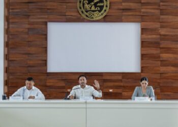 Se aprobó en la comisión de movilidad, estudiar una propuesta para que el municipio adquiera autobuses y dote a los universitarios de transporte