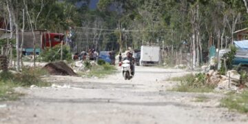 Dan mantenimiento a caminos rurales de Playa del Carmen; se buscan recursos para su pavimentación