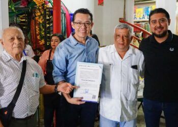 Entregan concesiones del mercado “Diana Laura Riojas”