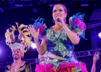 Exitoso carnaval; Lili Campos muestra el músculo y atrae hasta 22 mil personas por noche en Playa del Carmen