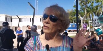 Protestan vecinos de Xcalacoco; exigen que The Fives les permita acceso a la playa