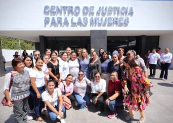 Solidaridad con acciones a favor de las mujeres