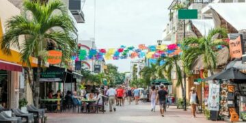 Comerciantes del centro de Playa del Carmen esperan lograr un 85% de ventas en Semana Santa